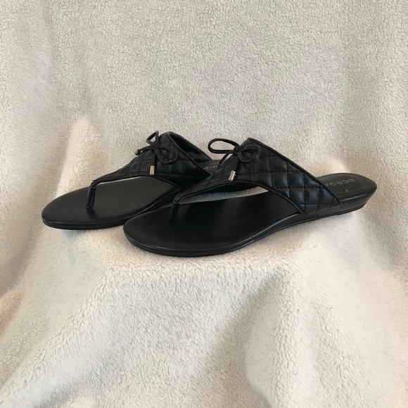 Alice Quilted Thong Sandal Black - Picture 1 of 5